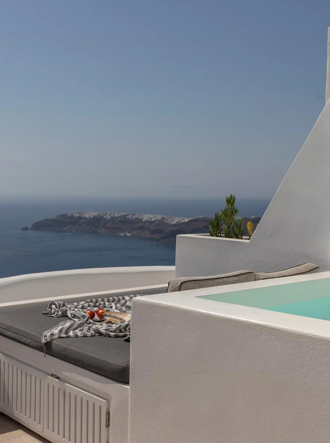 Lukas Aethereal Living Suites Santorini
