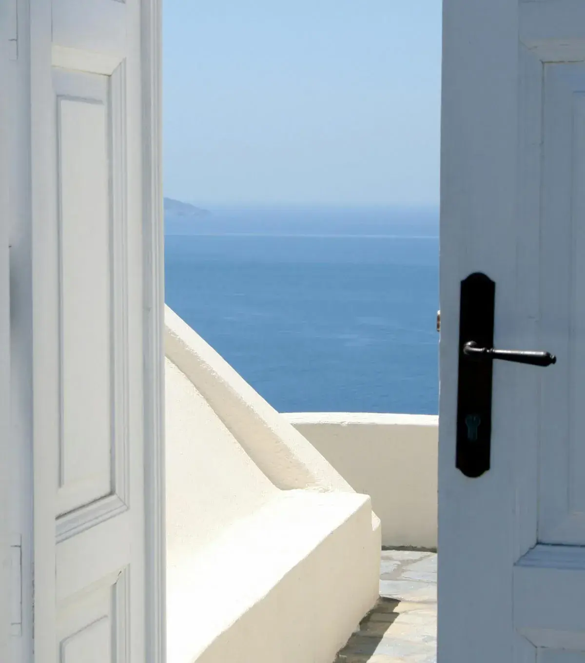 Lukas Aethereal Living Suites Santorini