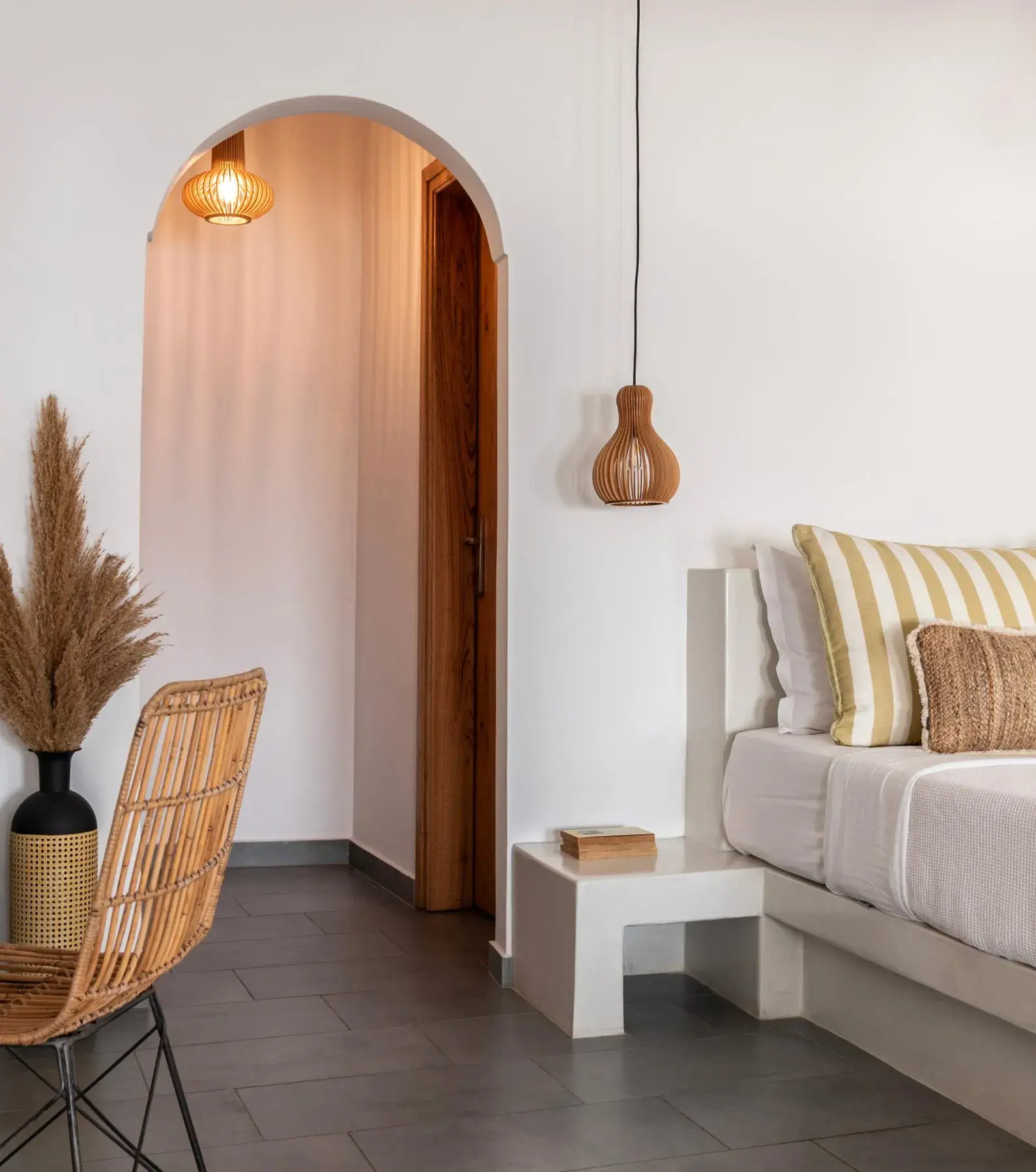 Honeymoon Suite with Outdoor Heated Jacuzzi