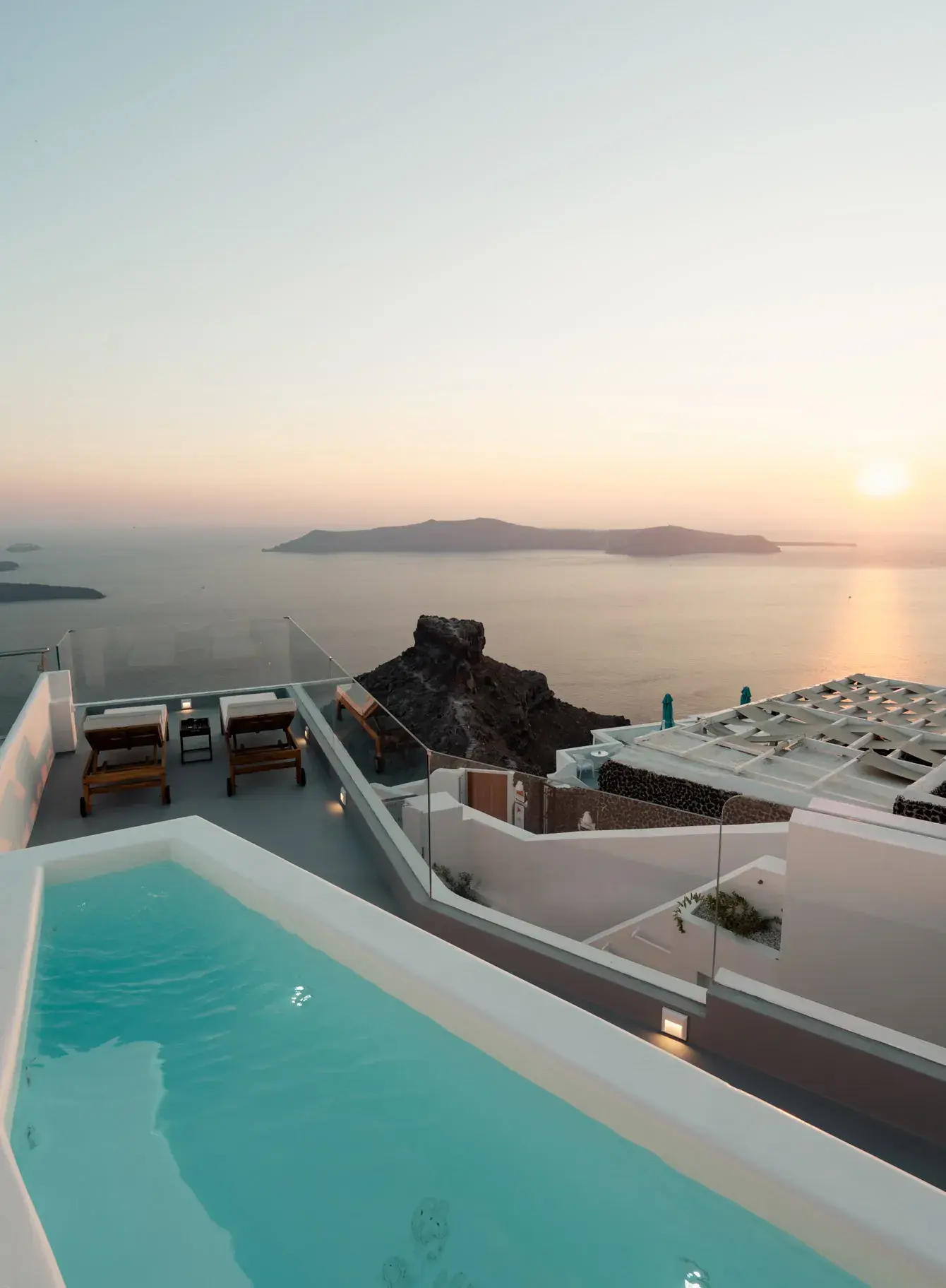 Deluxe Suite with Outdoor Heated Jacuzzi